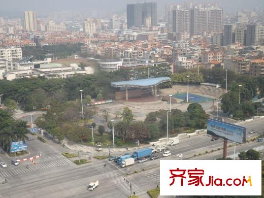 君源鉑爾曼公館配套圖公寓斜對(duì)面的金沙廣場(chǎng)