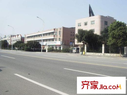 御花苑天平方米灣配套圖南走約200米的農(nóng)村信用社