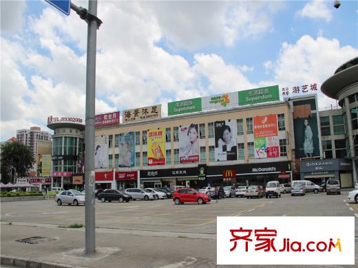 東座雍景南側(cè)1000米的商場(chǎng)