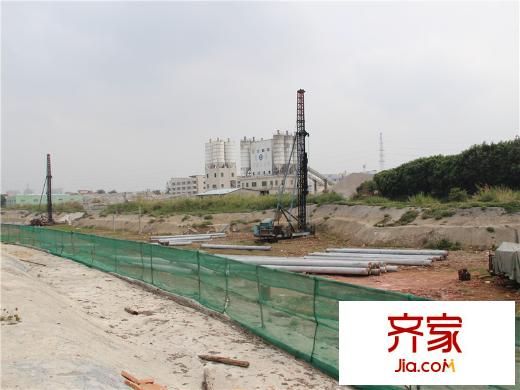 東座雍景項(xiàng)目施工現(xiàn)場（2014-2-18）
