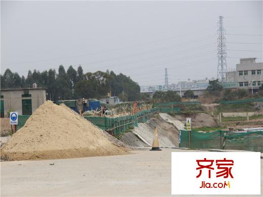 東座雍景項(xiàng)目施工現(xiàn)場（2014-2-18）