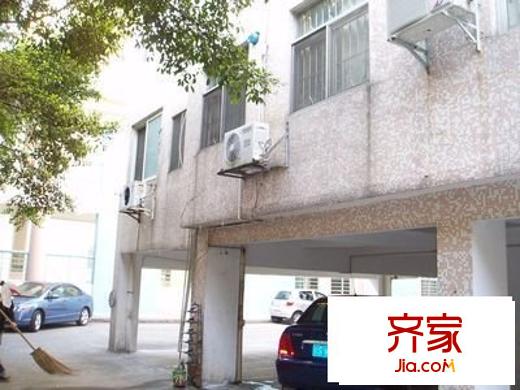 東城教師樓外景圖 