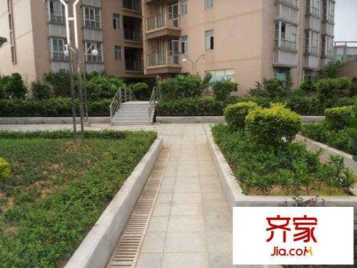 蓮峰廣場(chǎng)
