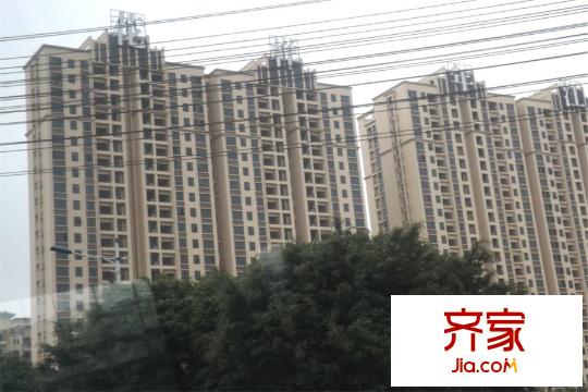 花樣年江山薈1-8號(hào)樓實(shí)景（2013-4-22）