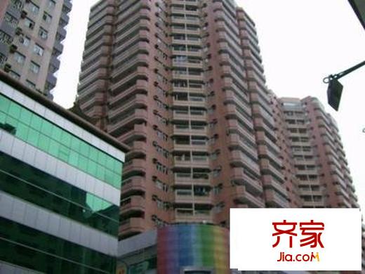 好運(yùn)廣場(chǎng)外景圖