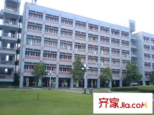 鼎峰尚境西200米玉蘭中學(xué)