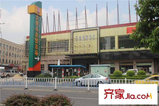 天麟時代廣場附近農(nóng)貿(mào)市場