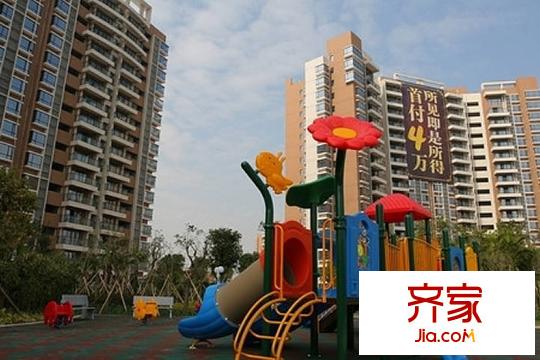 新世紀(jì)河畔廣場外景圖 