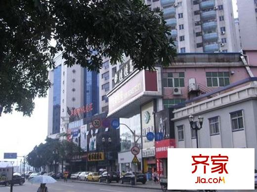 長青城外景圖  