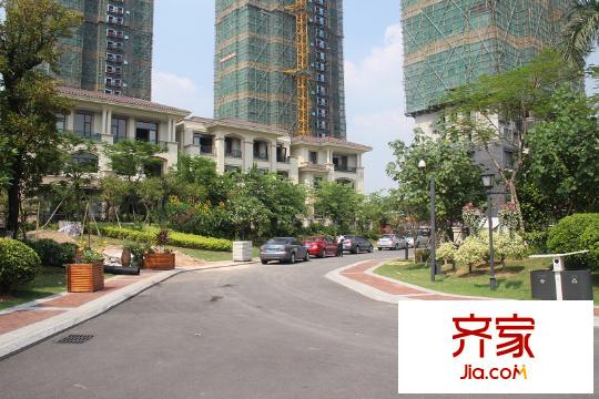 富通圣堤雅實景圖小區(qū)園林（2014-9-3）
