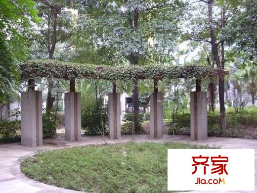 麗湖山莊