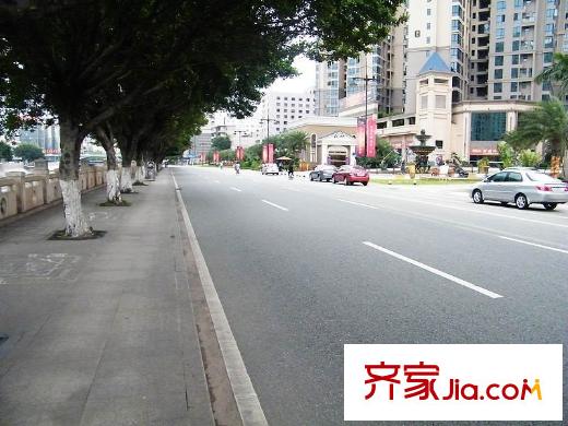 田禾盧浮公館項(xiàng)目旁邊大街