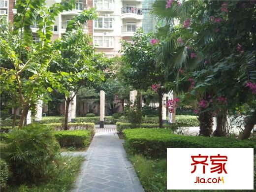 翡翠山湖外景圖 