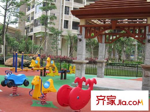 佳兆業(yè)中央豪門配套圖小區(qū)兒童游樂區(qū)