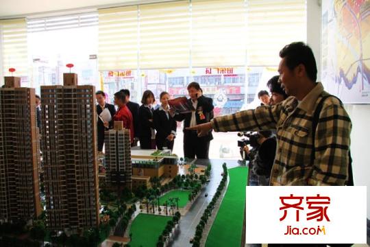 珀樂廣場(chǎng)銷售中心實(shí)景（2010-12-31）