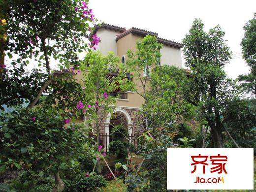 新世紀(jì)領(lǐng)居三期別墅外立面（2013-4-27）