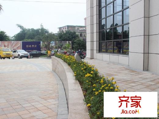 信鴻熙岸花園銷售中心綠化帶（2013-4-20）