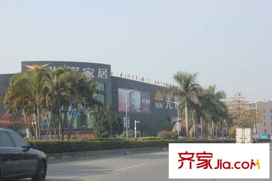 松湖朗悅往前1000米的光輝家居
