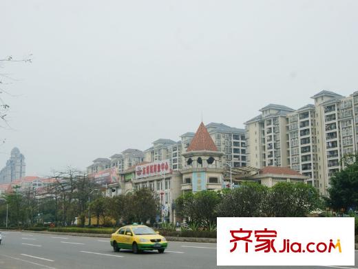 碧桂園柏麗灣別墅配套圖距離項(xiàng)目5分鐘車程的東港城商業(yè)中心