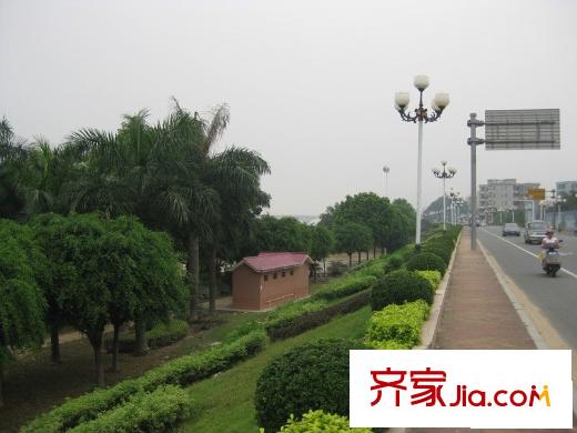 盈拓御江項目對面濱江公園