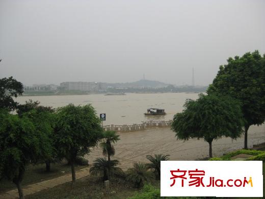 盈拓御江項目對面濱江公園