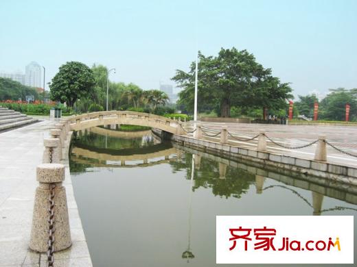 東田翠湖灣二期附近500米鐵路公園