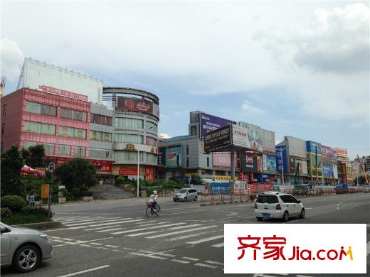 卓越時(shí)代廣場(chǎng)往南100米世博中心