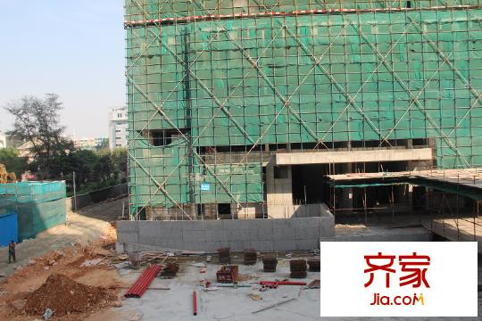 尚峰溫莎堡樓棟工程進度圖（2013-11-22）