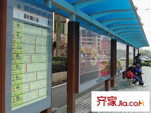 尚峰溫莎堡小區(qū)附近100米公交站