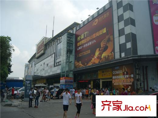 中央豪庭項(xiàng)目對(duì)面100米黃河百貨