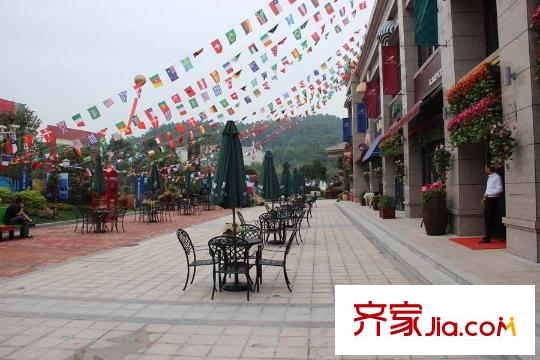 碧桂園翡翠山小區(qū)風(fēng)情商業(yè)街