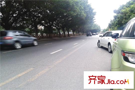 富通自在城項目對出馬路
