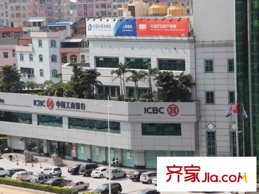 聯(lián)冠廣場(chǎng)對(duì)面的工商銀行