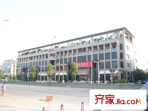 星際灣項(xiàng)目對(duì)面的銀行