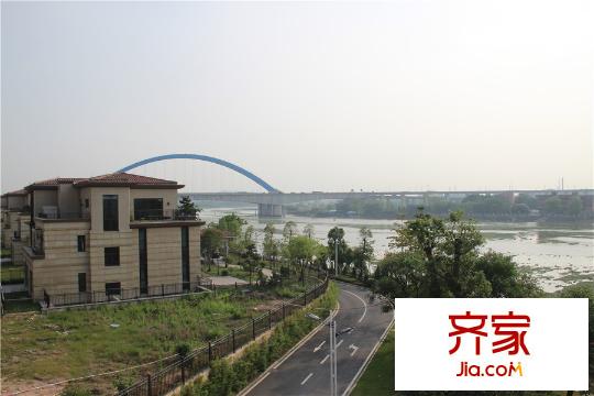 新世紀(jì)君匯半島小區(qū)（2015-5-5）