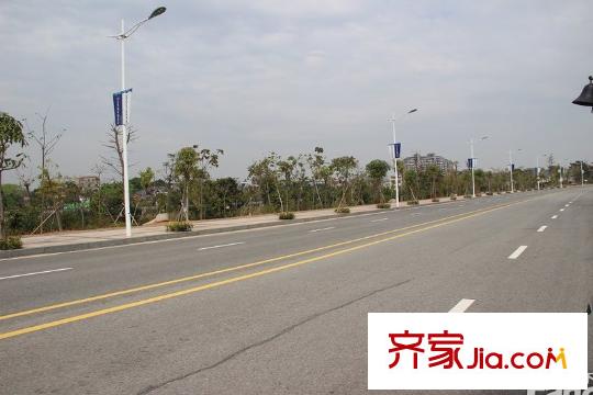 新世紀(jì)君匯半島沿江路（2014-2-20）