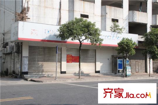 信鴻瀾岸項(xiàng)目對面工商銀行