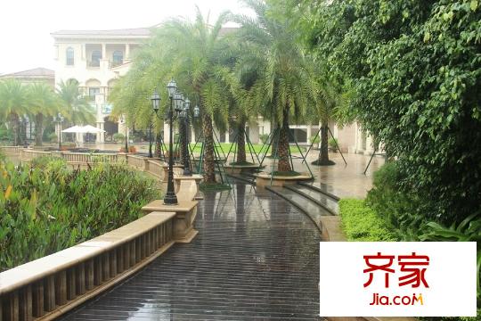 綠茵溫莎堡香堤項目園林小道（2015-9-18）