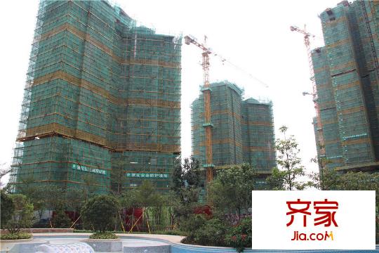 保利中惠中央公館樓棟外立面（2015-9-16）