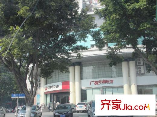 萬達御湖公館銷售中心對面銀行