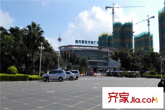 中惠平方米秀項目東面的南方醫(yī)科大學廣濟醫(yī)院