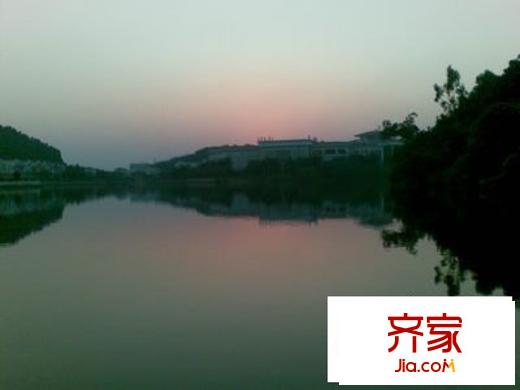 三正半山湖畔外景圖 