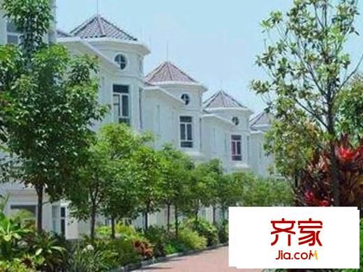 三正半山湖畔