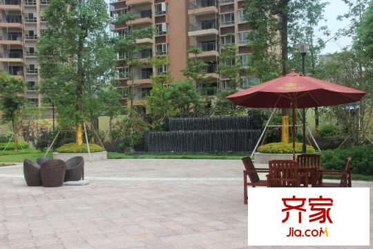 宏遠康城假日園林休息區(qū)實景（2015-7-27）