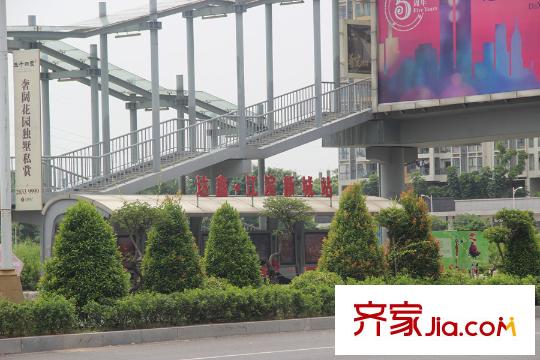達(dá)鑫江濱新城公交站（2015-7-22）