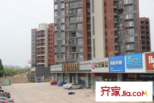 達(dá)鑫江濱新城樓下商鋪（2015-7-22）