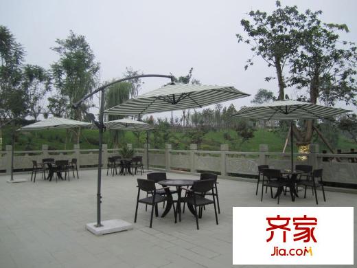 成都合院小區(qū)內(nèi)景觀(2010.07)