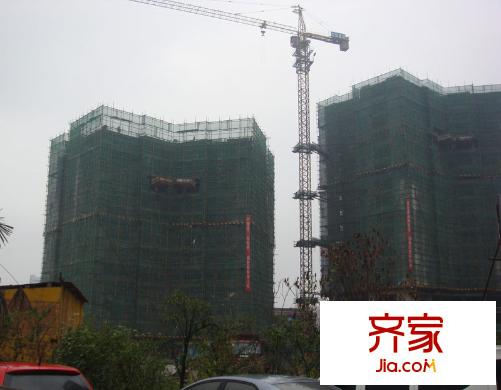 隆騰世紀朗域?qū)嵕皥D外立面（2011-09）