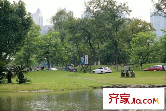 融信智慧廣場碧落湖公園