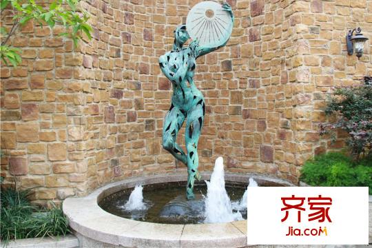 麓山國際社區(qū)云堤曦岸小區(qū)噴泉雕塑（2015-12-25）